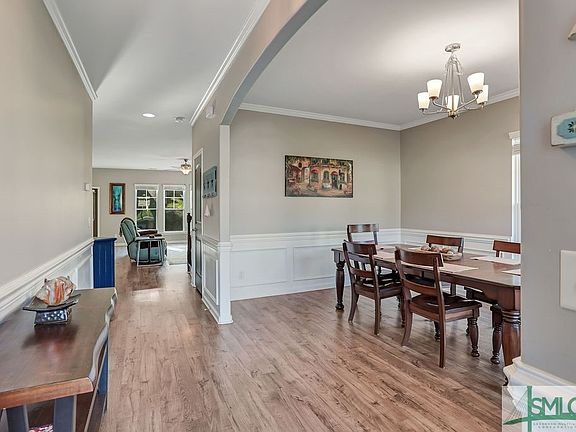 4th image of 101 Whitaker Way N