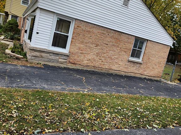 2nd image of 317 Nassau St