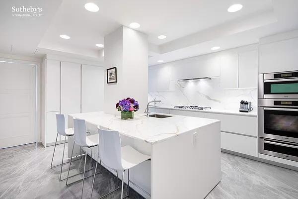 Rented by Sotheby's International Realty | media 18