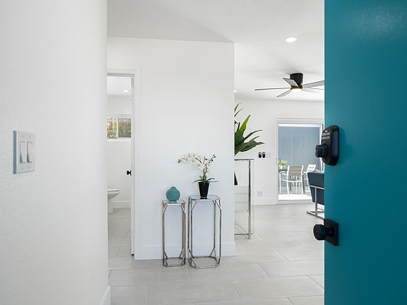 4th image of 39350 Juan Cir