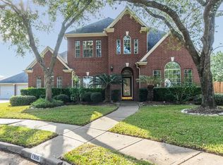 1906 Maidenhair Ln, Sugar Land, TX 77479
