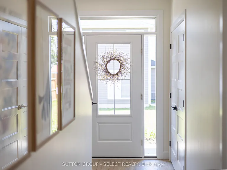 233 Upper Queen St #18 — Photo 2
