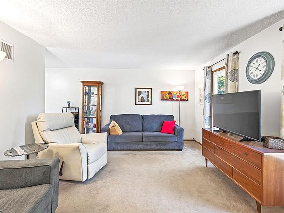 2nd image of 3833 40th Ave S