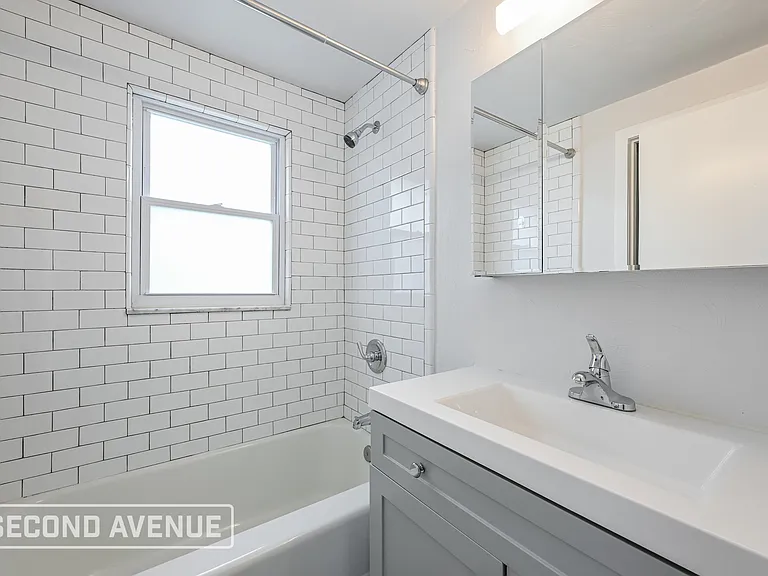 1886 Anderson Ave — Photo 13