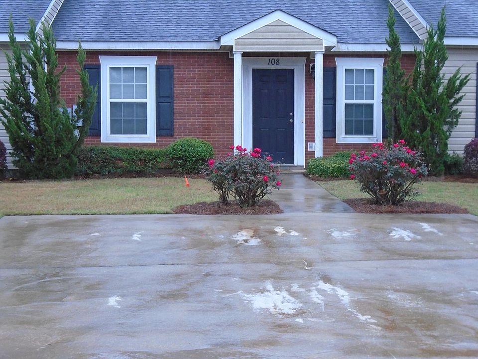 1st image of 108 Kingston Village Dr