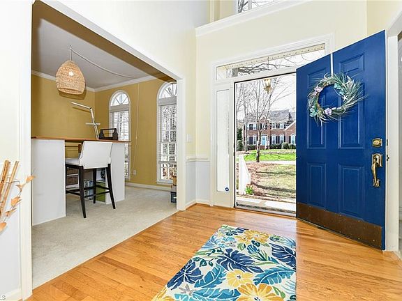 5th image of 2106 Beech Grove Dr