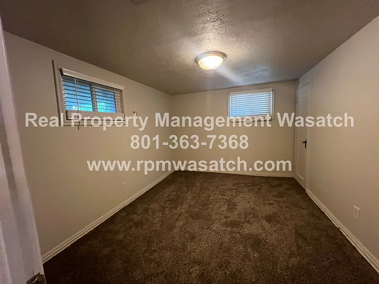 1105 S 700 E — Photo 26