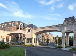5000 Royal Ct UNIT 5308, North Hills, NY