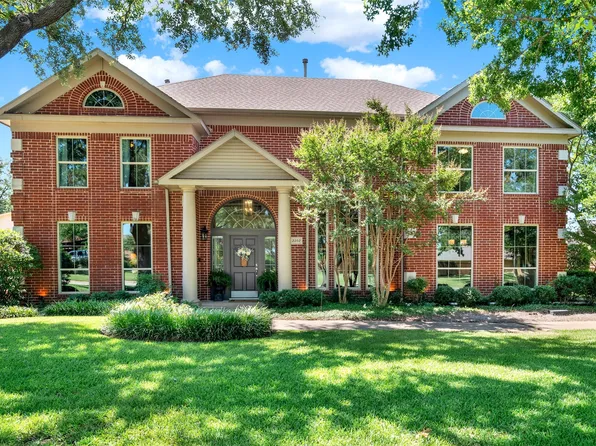 2202 High Point Dr, Carrollton, TX 75007