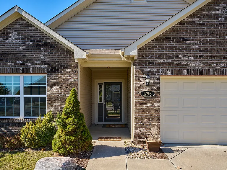 1796 Osman Dr — Photo 3