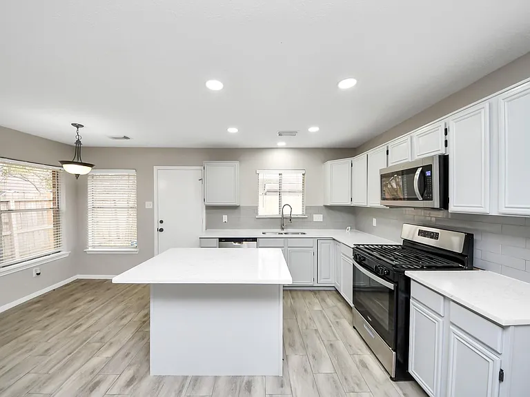 4915 Pecan Grove Dr — Photo 11