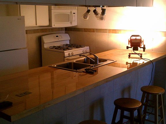 3rd image of 817 Sirocco Dr #B