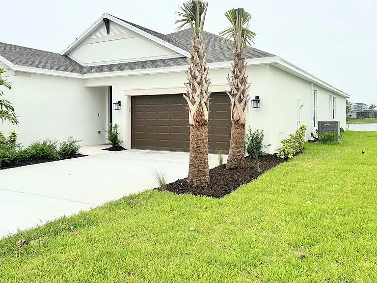 9299 SW Lorenzo Way — Photo 2