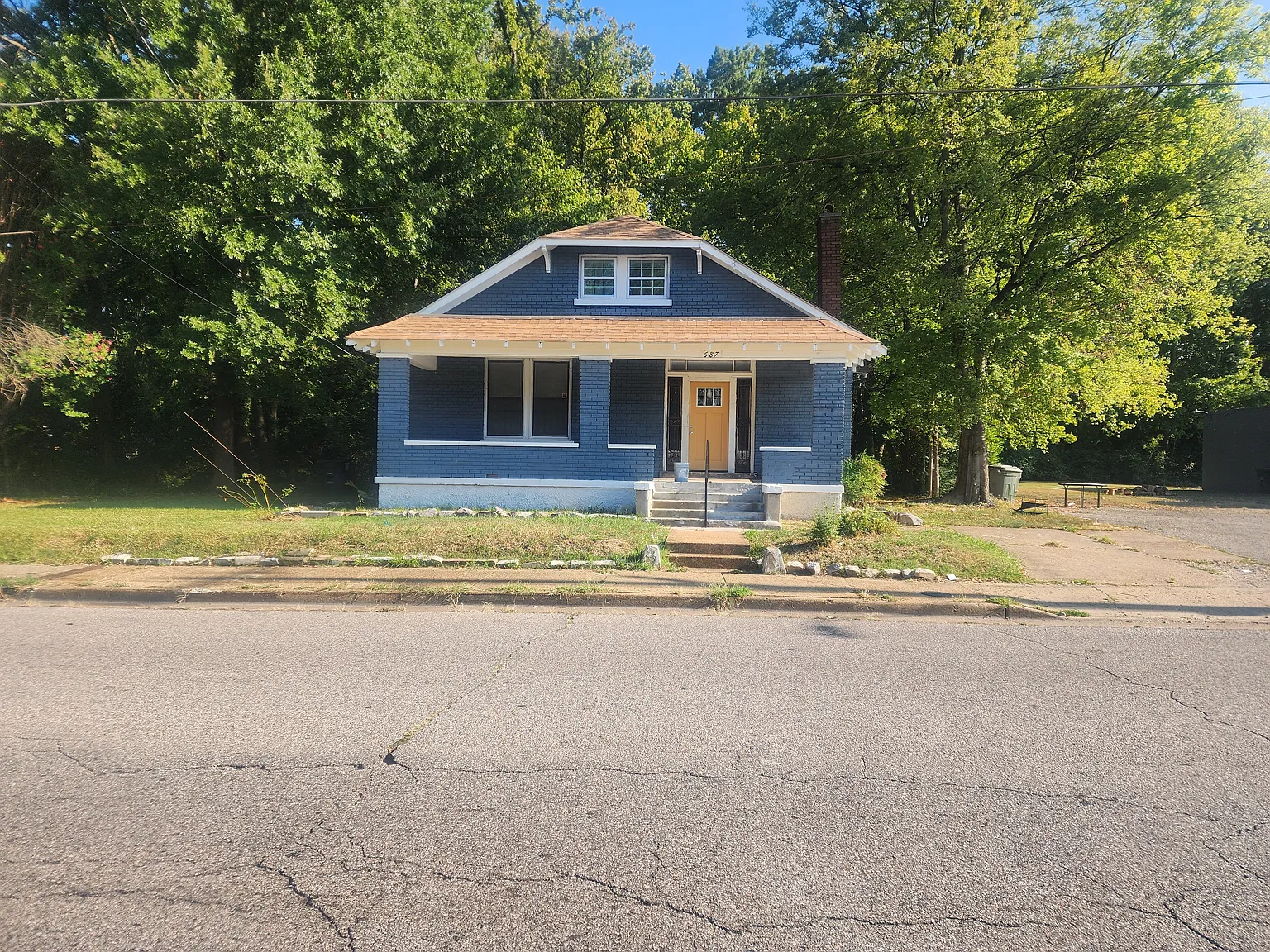 4 bed, 2031 sqft, $1,400 — Photo 1