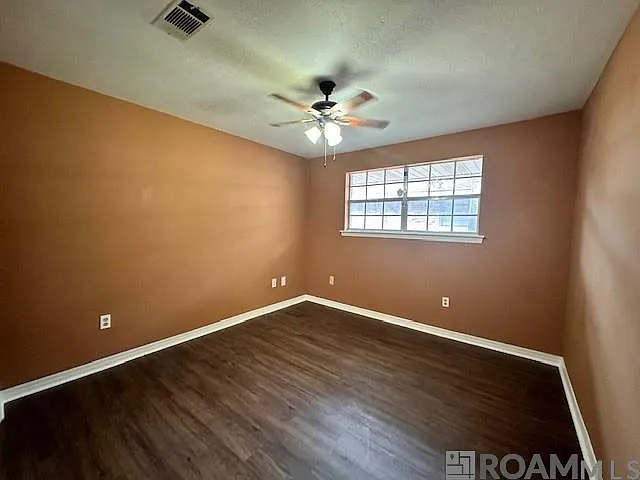 5840 Parkforest Dr — Photo 19