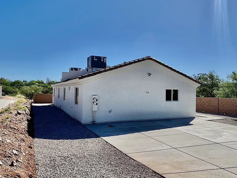 418 Flor Ct #1 — Photo 11