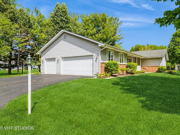 4th image of 541 Ellen Ct