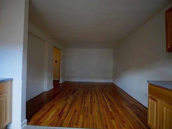 5th image of 35-20 Leverich St #512