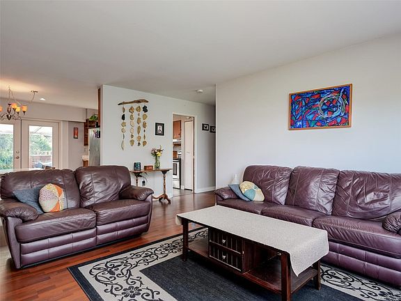 3rd image of 3941 Larchwood Dr