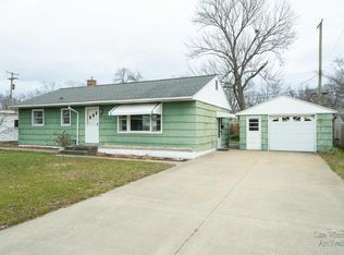 3054 Eastland Rd, Muskegon, MI 49441