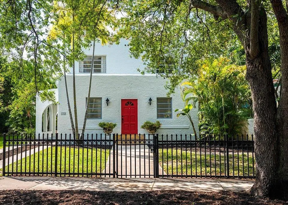 112 NE 48th St