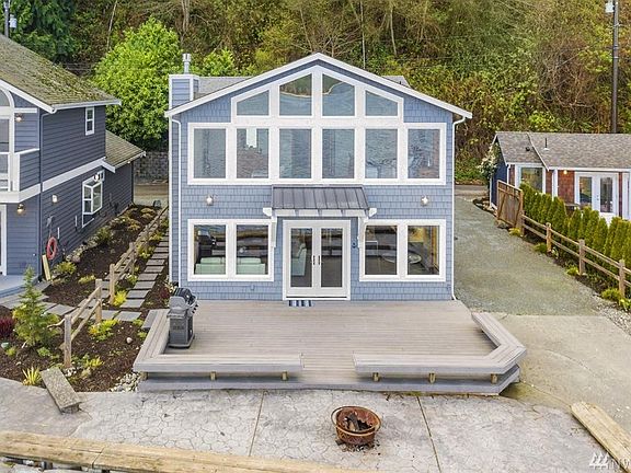 2nd image of 3183 Shoreline Dr