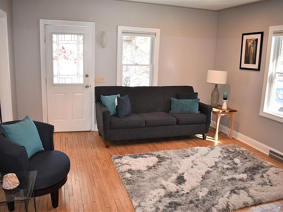 3rd image of 124 Bradley Ct