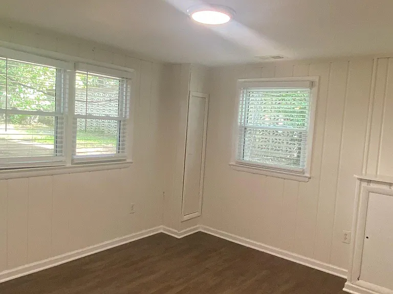 Large Bedroom 4