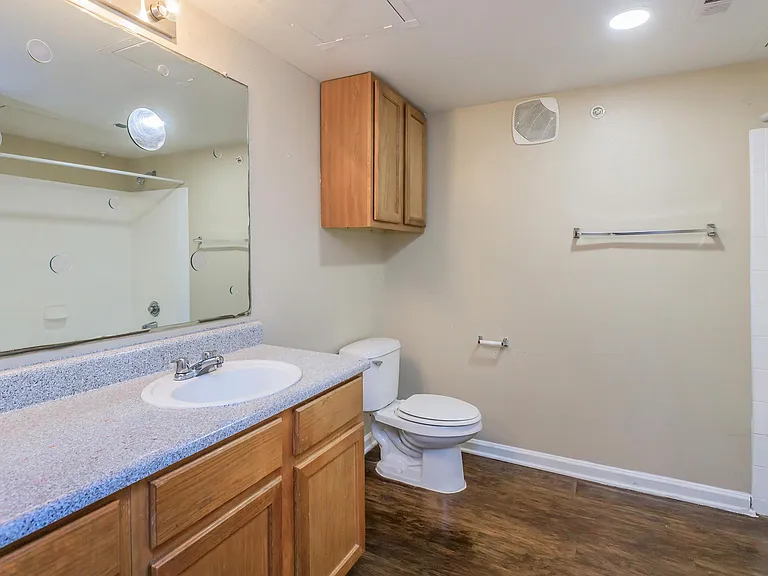 Spring Oaks Apartments — Photo 13