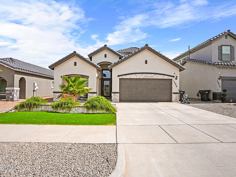 13920 Loreina Luz Ave — Photo 1