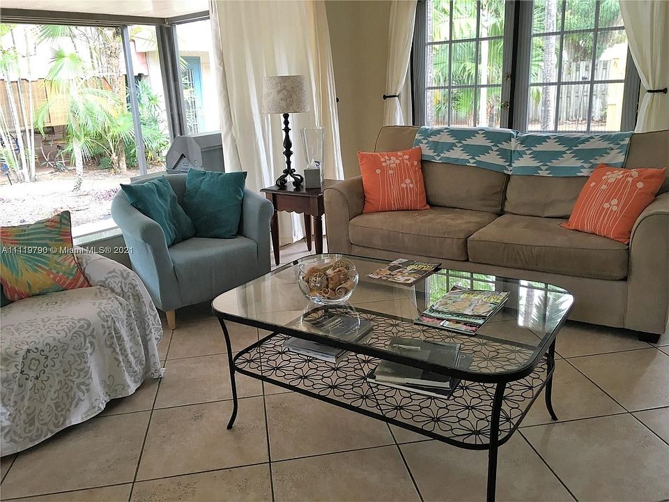 1st image of 916 SE Davie Blvd #1