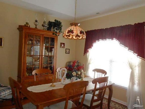 4th image of 7623 Dunbar Dr