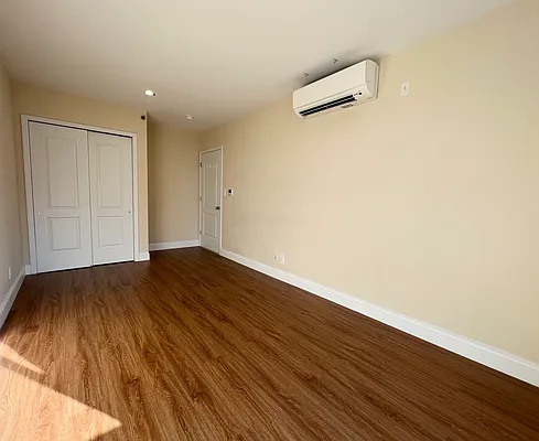 Rented by Keller Williams NYC | media 17