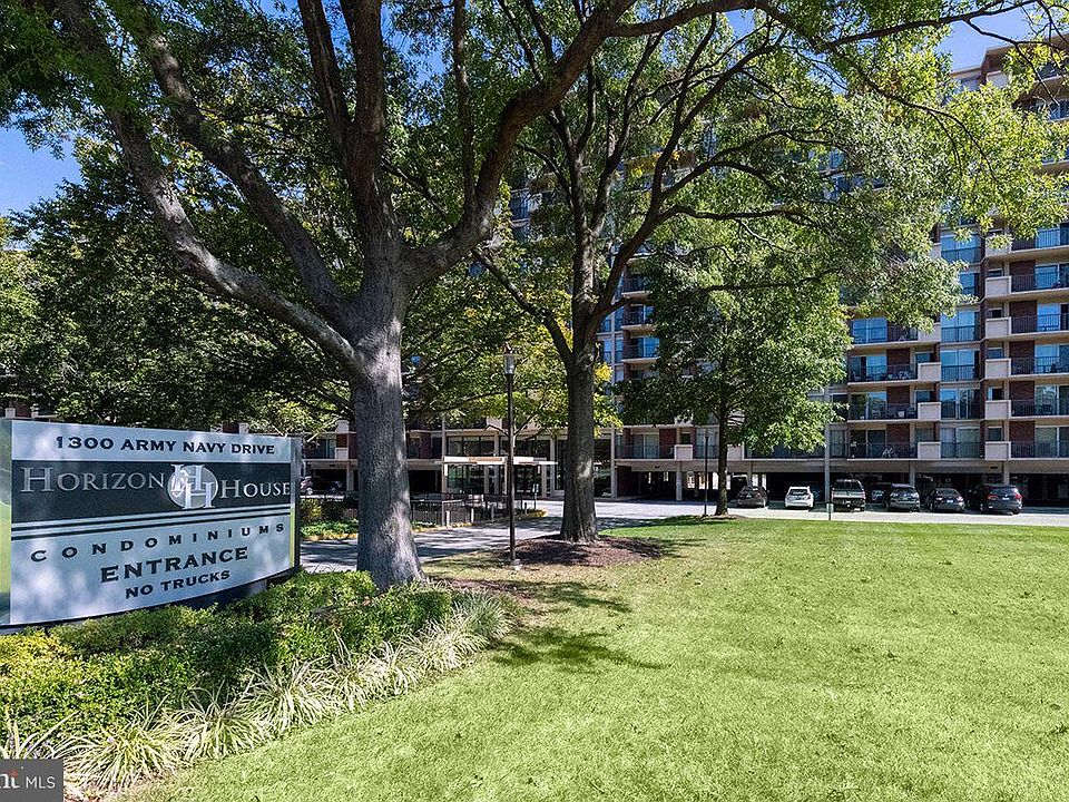 1st image of 1300 Army Navy Dr APT 715