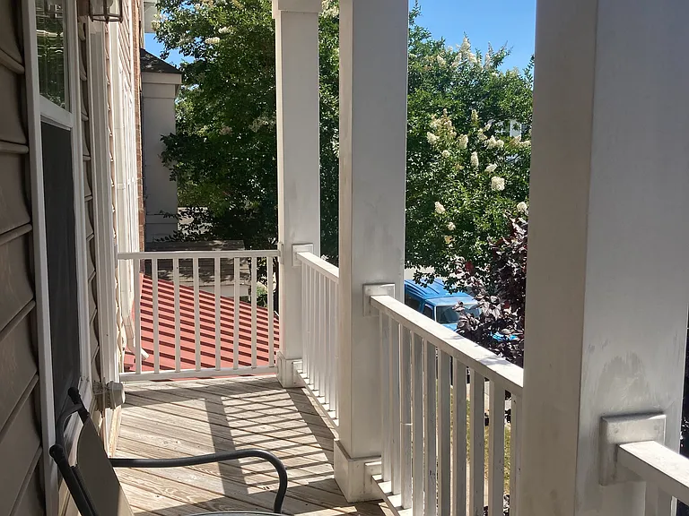 214 Paradise Dr — Photo 3