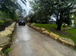 1056 Edgewater Ave, Shoreview, MN 55126