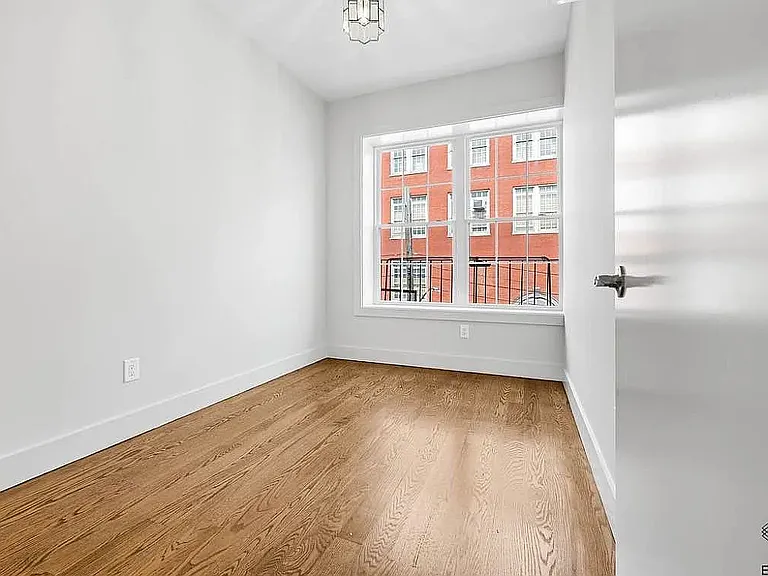 610 Maple St #3L — Photo 9