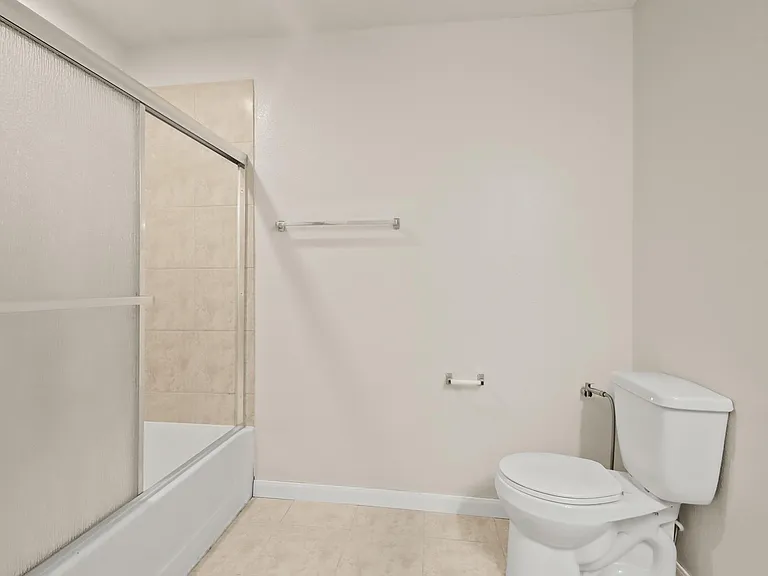 1223 Grassy View Dr — Photo 17