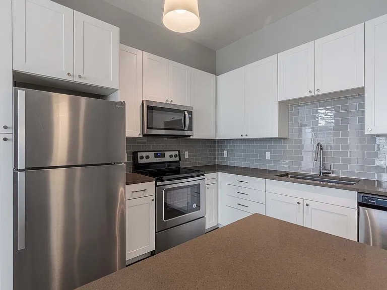 Encore Evans Station Apartments — Photo 22