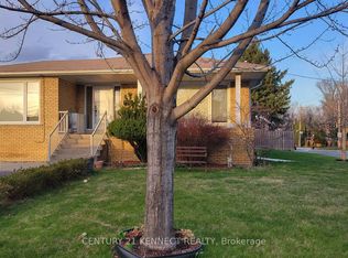 1 Evanston Dr, Toronto, ON M3H 5N9