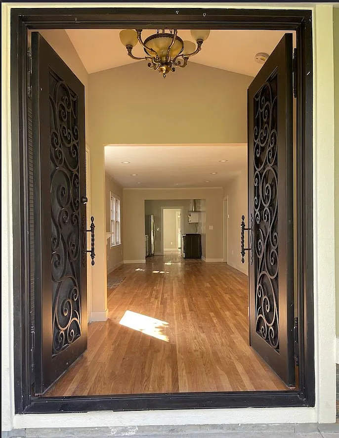 609 Oregon Ave — Photo 3