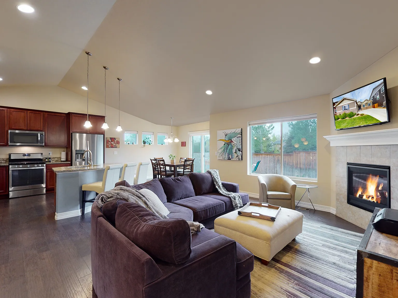 3 bed, 1520 sqft, $3,300 — Photo 2