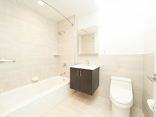 5th image of 544 Manhattan Ave APT 3C