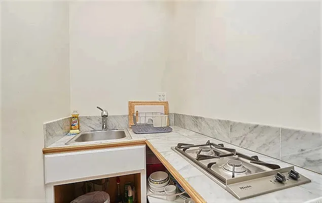 Rented by Oxford Property Group | media 34