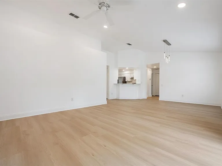 4208 Pine Isle Dr — Photo 19