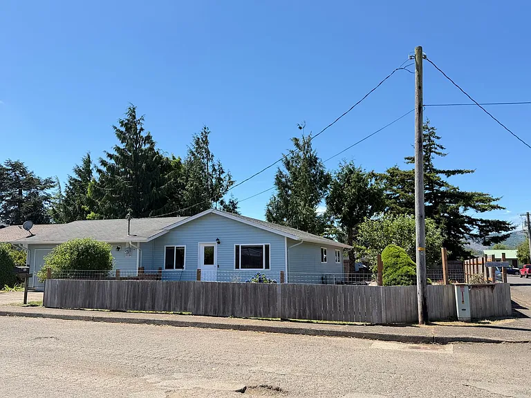 602 Ash Ave — Photo 4