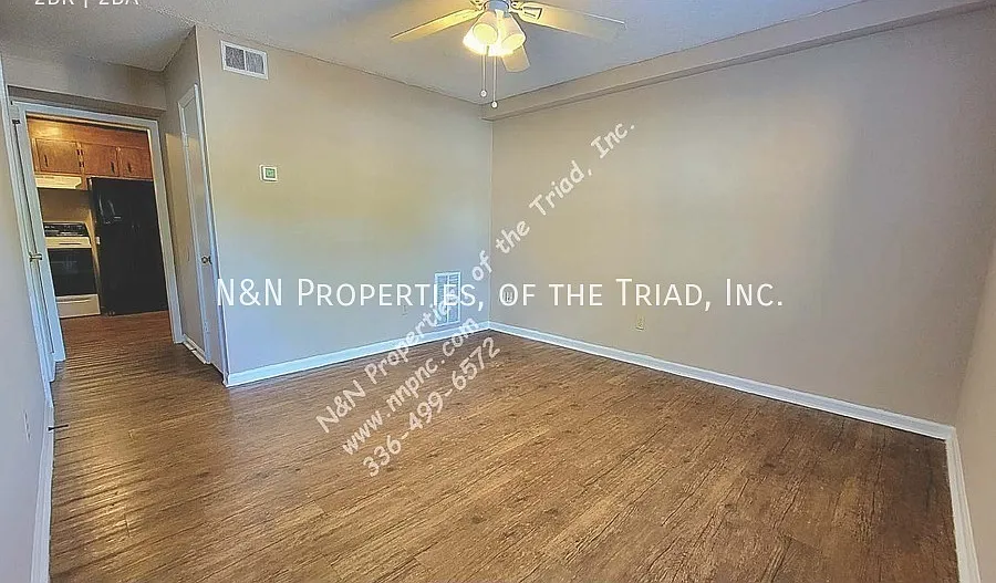 2 Bedroom 1.5 Bath Townhouse- Now Available — Photo 4