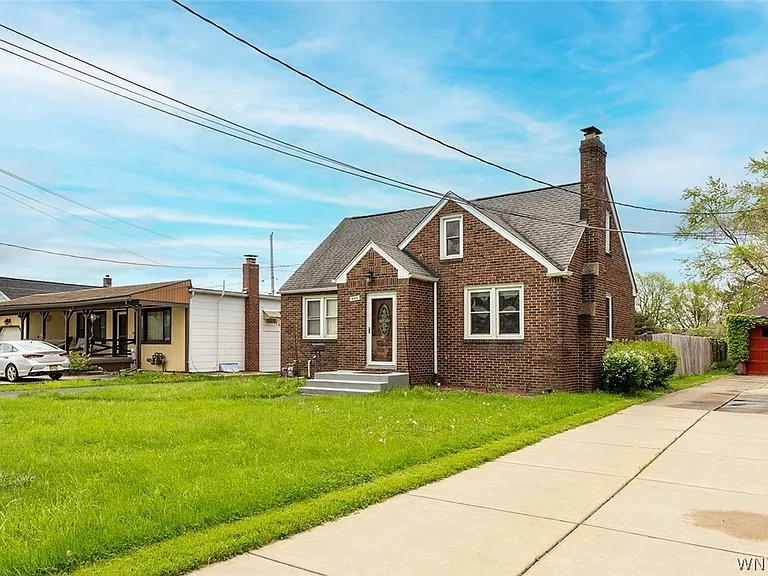 845 Cleveland Dr — Photo 2