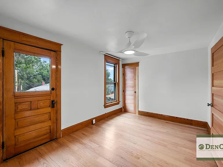 582 S Grant St — Photo 17