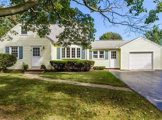 64 Laura Dr, Rochester, NY 14626